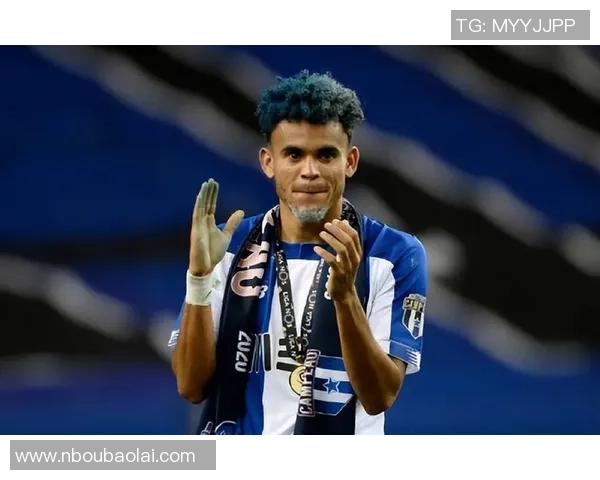 贫民窟少年逆袭成足球明星的励志故事：从贫困到荣耀的奋斗之路